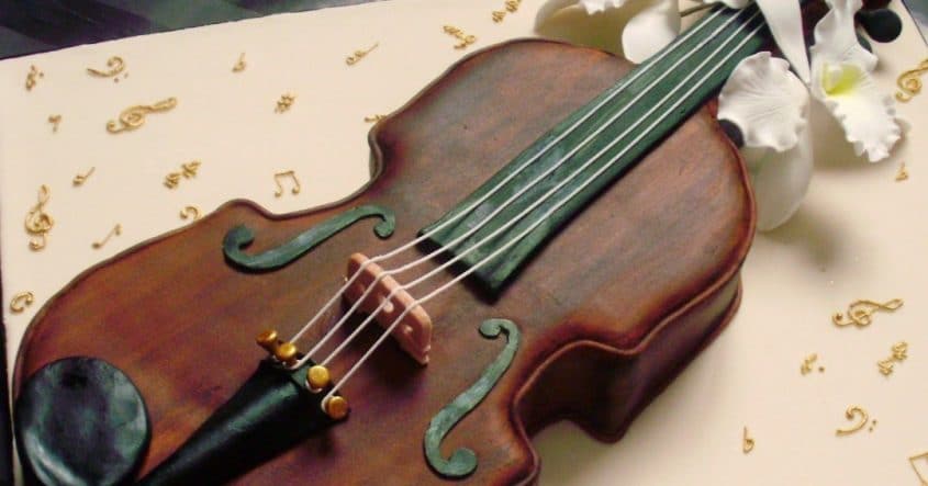 The Puppet show, Trott