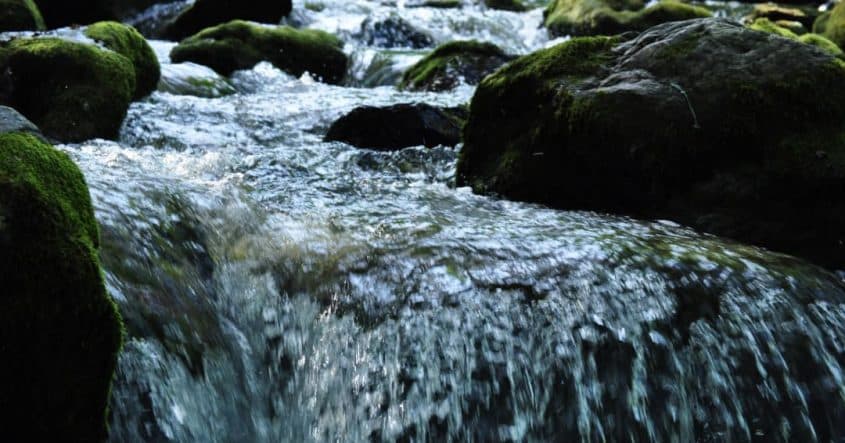 River flows in you